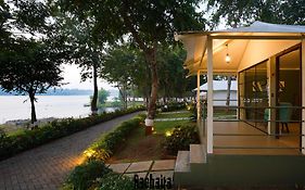 White Feather Resort Kauncha